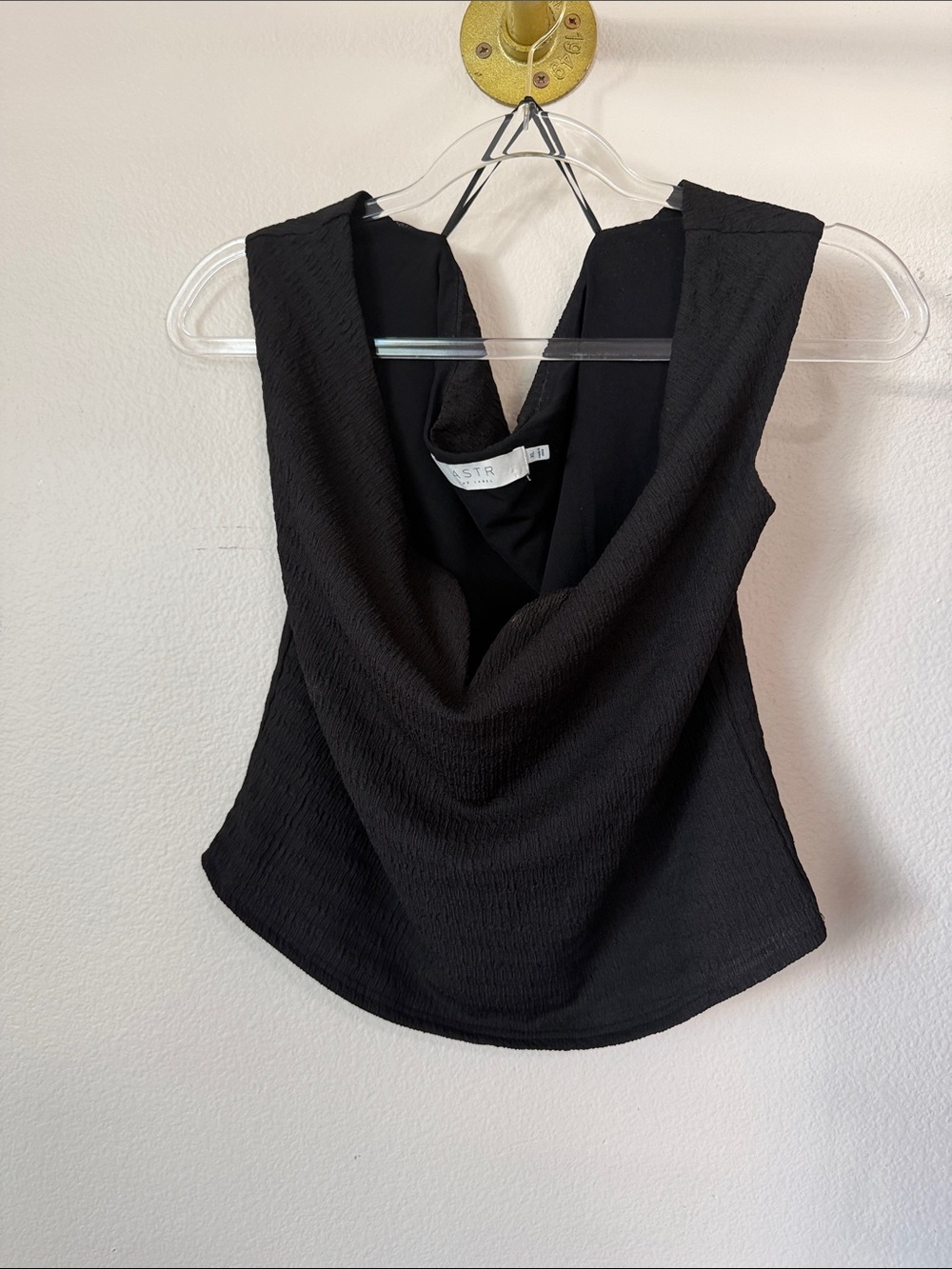 ASTR deep V top